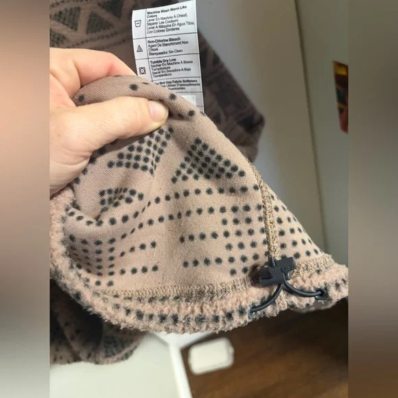 Carhartt Pink and Gray Patterned Fleece - Picture 6 of 8